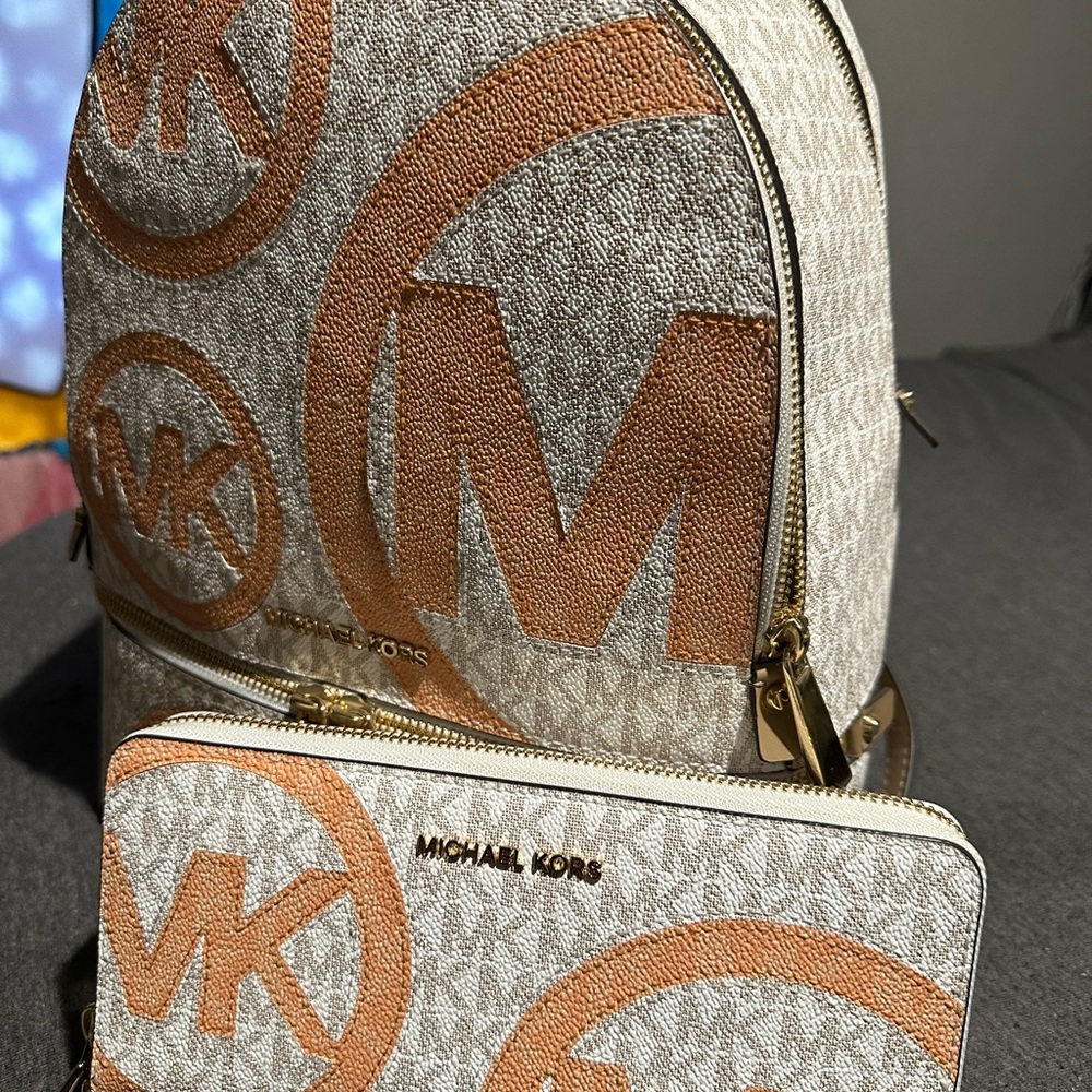 micheal kors medium rhea backpack